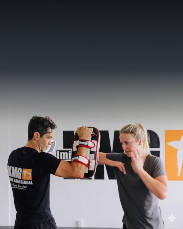 Essentials - Mobile Hero Leila GRADIENT