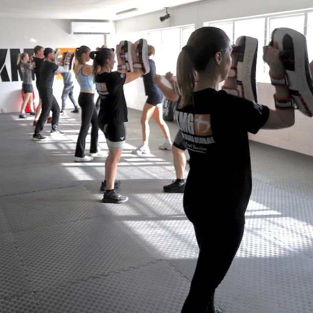 krav-maga-auckland-class-pad-drills